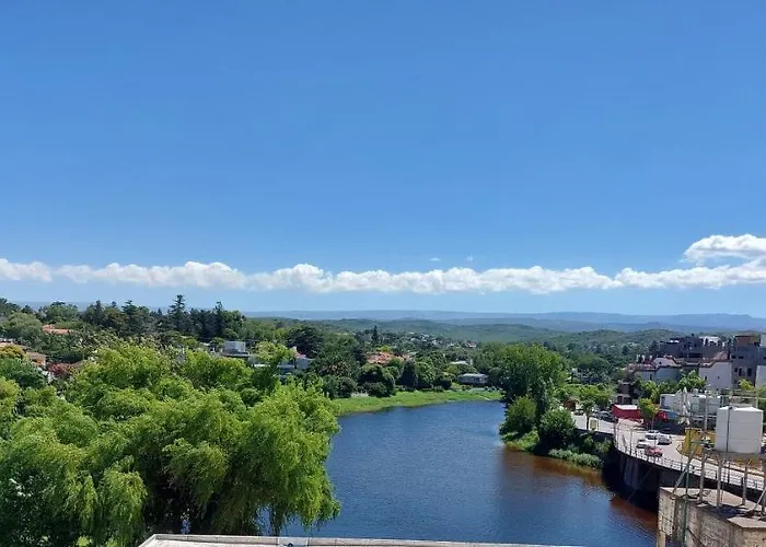 Francismar - Calido Depto. Centro Carlos Paz